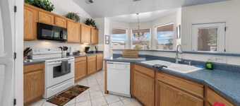 Rancho de los Sueños with Hot Tub - An Irvie Home