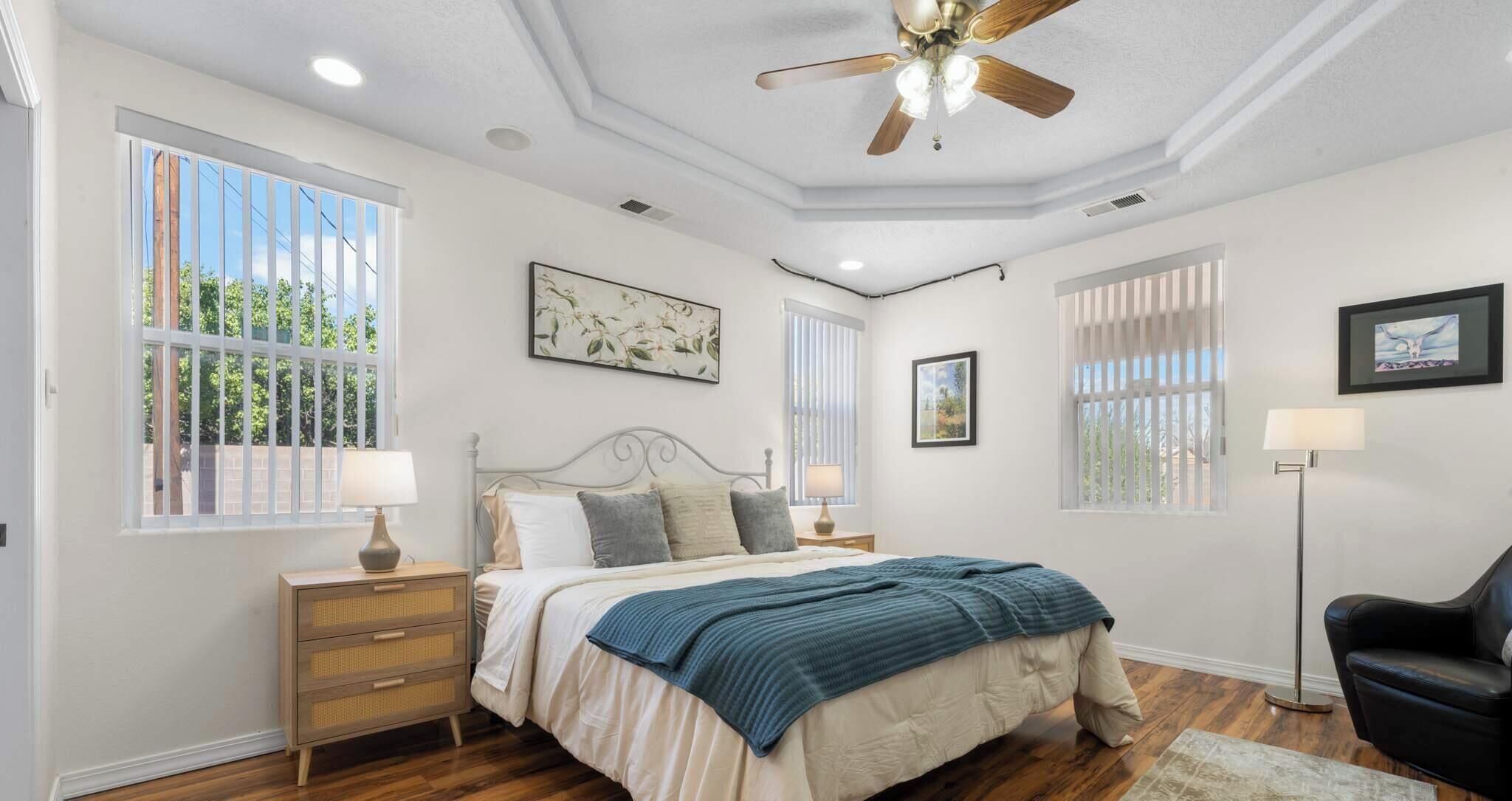 4 chambres, fer et planche à repasser, lit parapluie, Wi-Fi