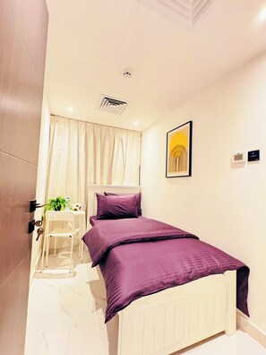 Standard Single Room | Desk, laptop workspace, soundproofing, iron/ironing board
