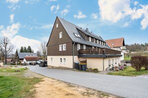 Exterior - Apartment 'Gohrischblick' with Mountain View and Wi-Fi (Gohrisch)