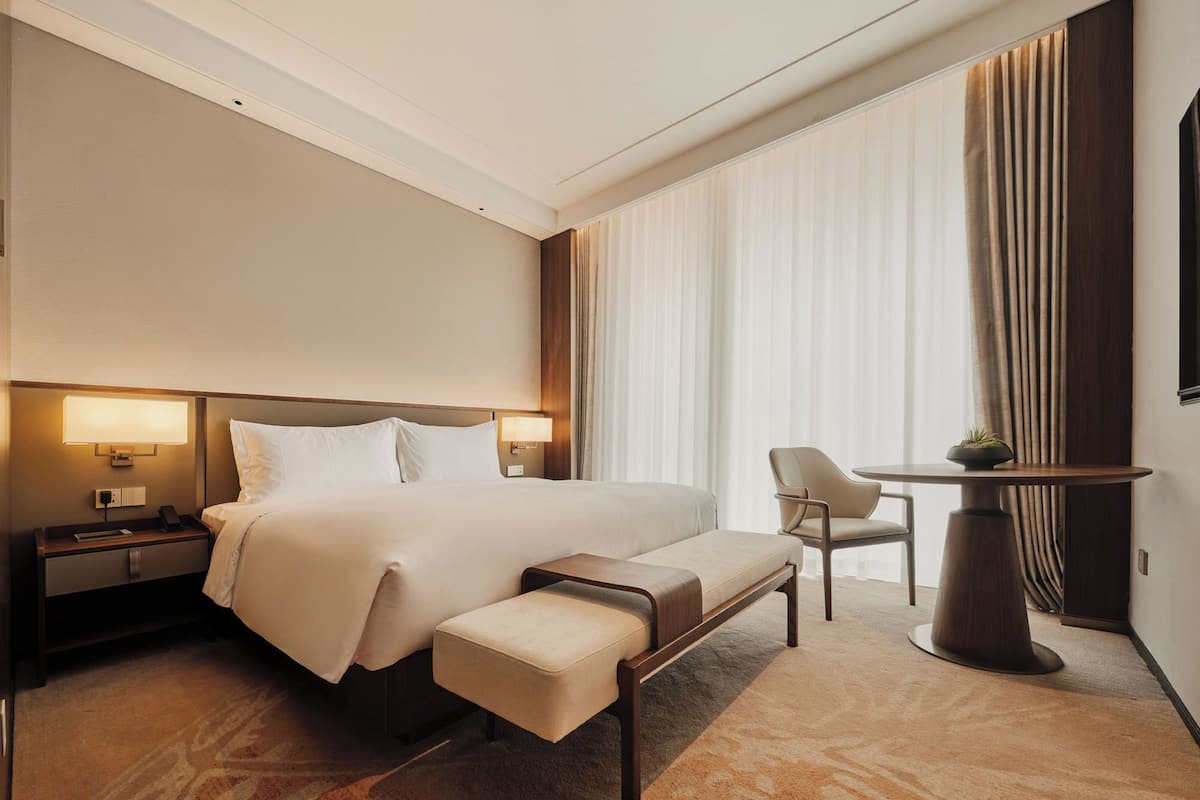 Superior King Bed Room | Living area