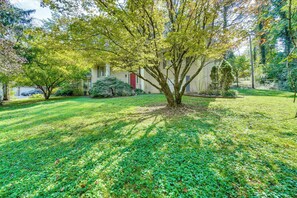 Exterior - 1 Mi to Dtwn: Quiet Retreat w/ Yard in Clinton (Clinton)