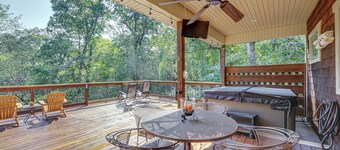 Hot Tub Soaks & Outdoor Fun: Fayetteville Cabin