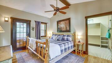 1 bedroom, desk, iron/ironing board, internet