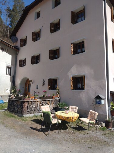 Gemütliche Etagenwohnung in einem historischen Bauernhaus.