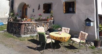 GemĂŒtliche Etagenwohnung in einem historischen Bauernhaus.