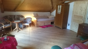 5 chambres, fer et planche à repasser, Wi-Fi gratuit, draps fournis