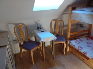 5 chambres, fer et planche à repasser, Wi-Fi gratuit, draps fournis