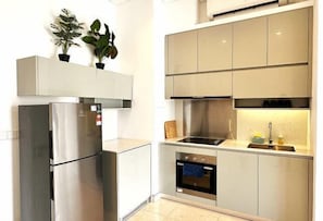 Cribs/infant beds