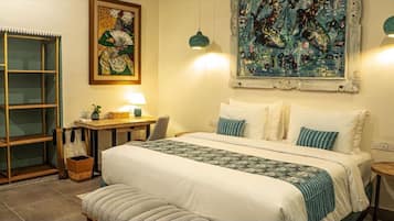 Deluxe Double Room, Sea View | Desk, laptop workspace, free WiFi