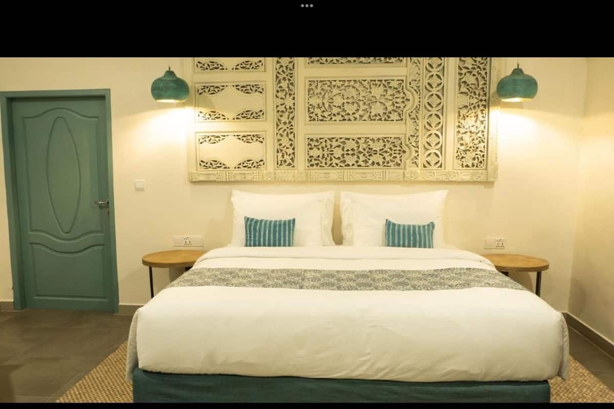 Superior Double Room, Sea View | Desk, laptop workspace, free WiFi