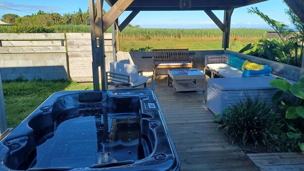 Terrace/patio - Les trois songes Villa where partying is tolerated in the countryside  (Saint-Pierre)