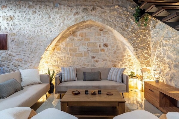 Smart TV - The Storybook Maisonette (Rethymno)