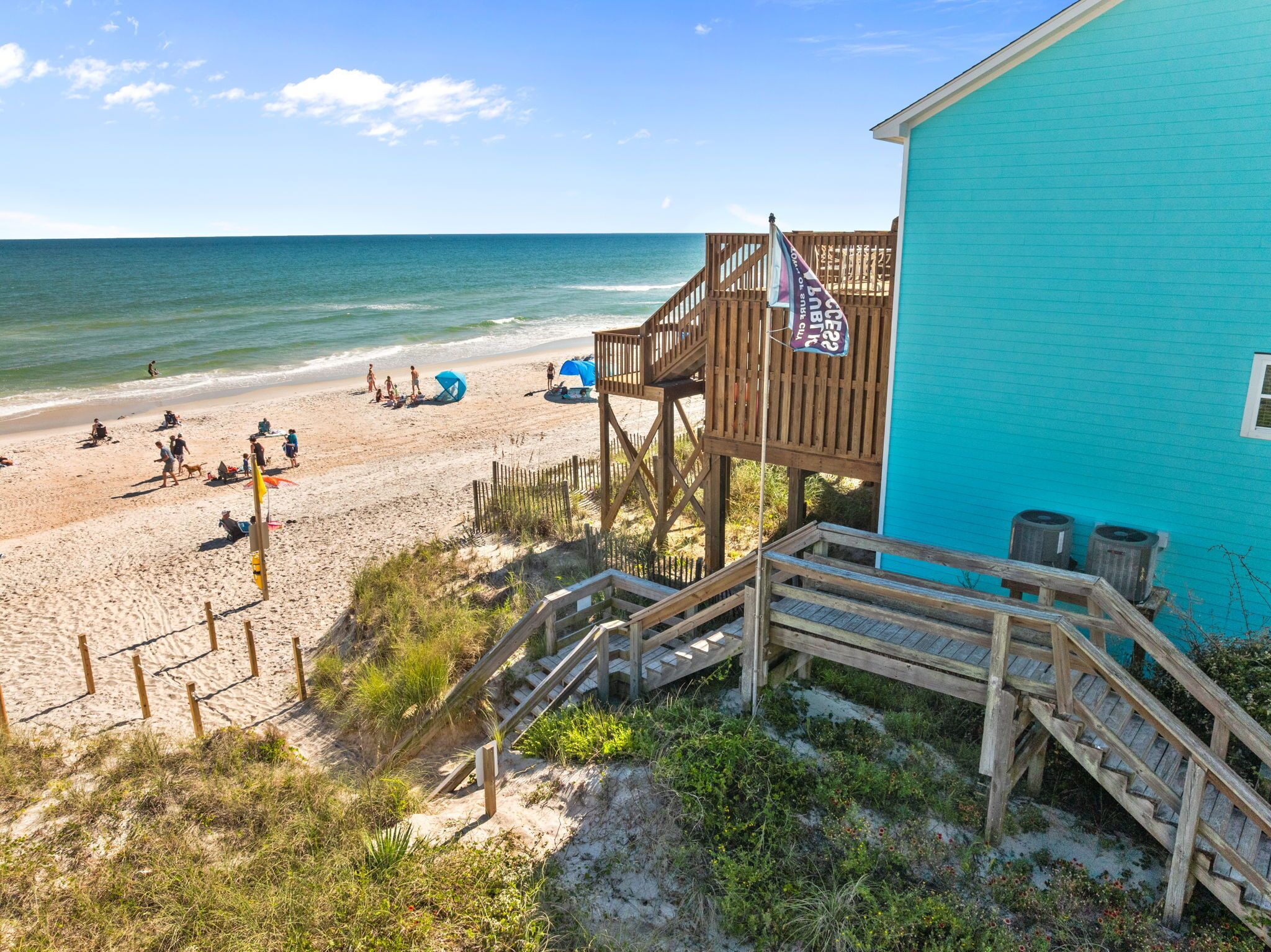 Una spiaggia nelle vicinanze