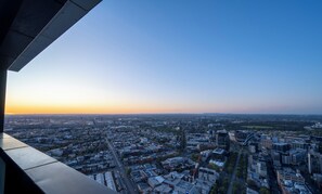 المنطقة المحيطة بالمنشأة