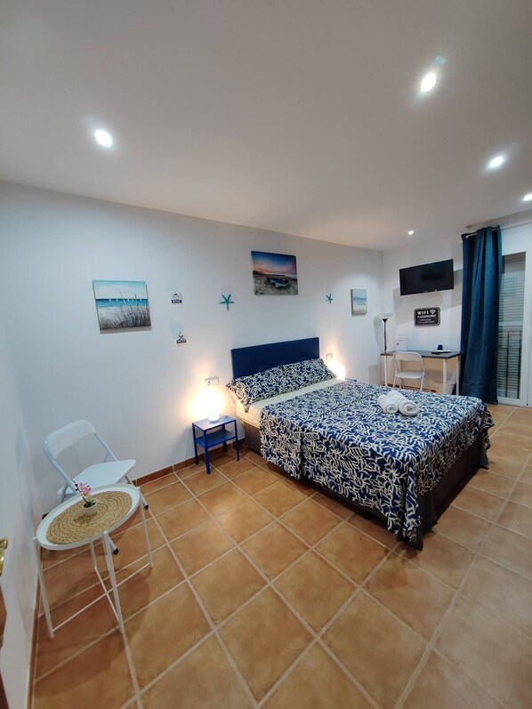 1 quarto, acesso à internet, roupa de cama