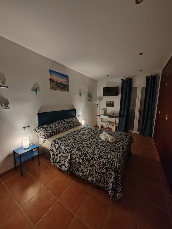 1 bedroom, internet, bed sheets