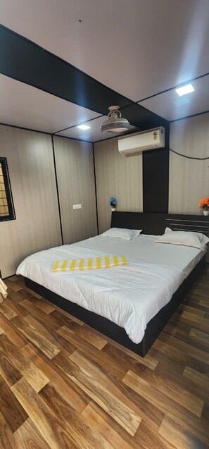 Deluxe Double Room | Free WiFi