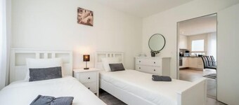 Modern Swiss Apt spacious garden + parking