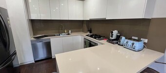 Modern Stylish Comfort at Prime Camberwell Retreat