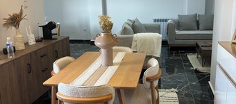 Bright Sea View 3-bedroom apartment in Raïs Hamidou