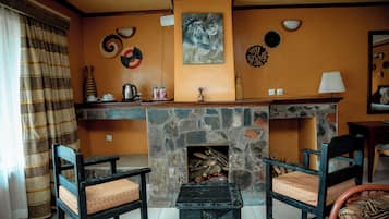 Single Room, Mountain View | Free WiFi, bed sheets