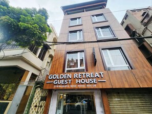 Front of property - Golden Retreat Guest House (Kolkata)