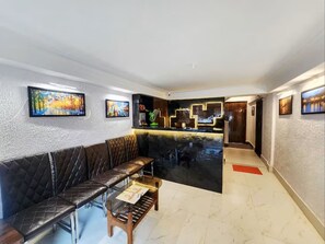 Interior - Golden Retreat Guest House (Kolkata)