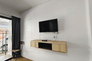 Unclassified image, 4 of 10, button - N Place Huai Khwang (Bangkok)