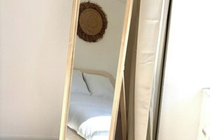 1 bedroom, iron/ironing board, free WiFi, bed sheets - Azura - Guest House, a Mediterranean bubble in Sélestat (Sélestat)