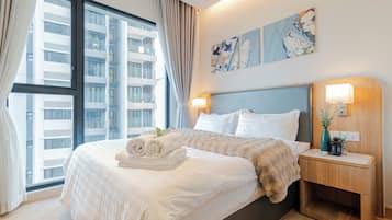 Zenity Apartment 3BR Suite with City View | Roupas de cama premium