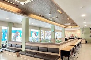 Ảnh chưa phân loại, 3 trong số 28 ảnh, nút
