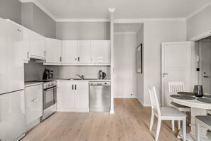Fridge, oven, stovetop, dishwasher - Bergen Beds Apartments – A Front Row Experience! (Bergen)
