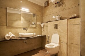 Luxury Suite | Bathroom