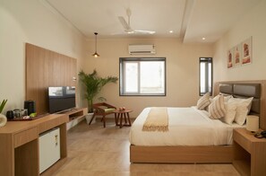 Suite de lujo | Escritorio, wifi gratis, ropa de cama