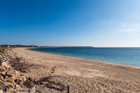 Plage à proximité. Appartement L'Océanic : piscine en été, proche plage et Thalasso, parking