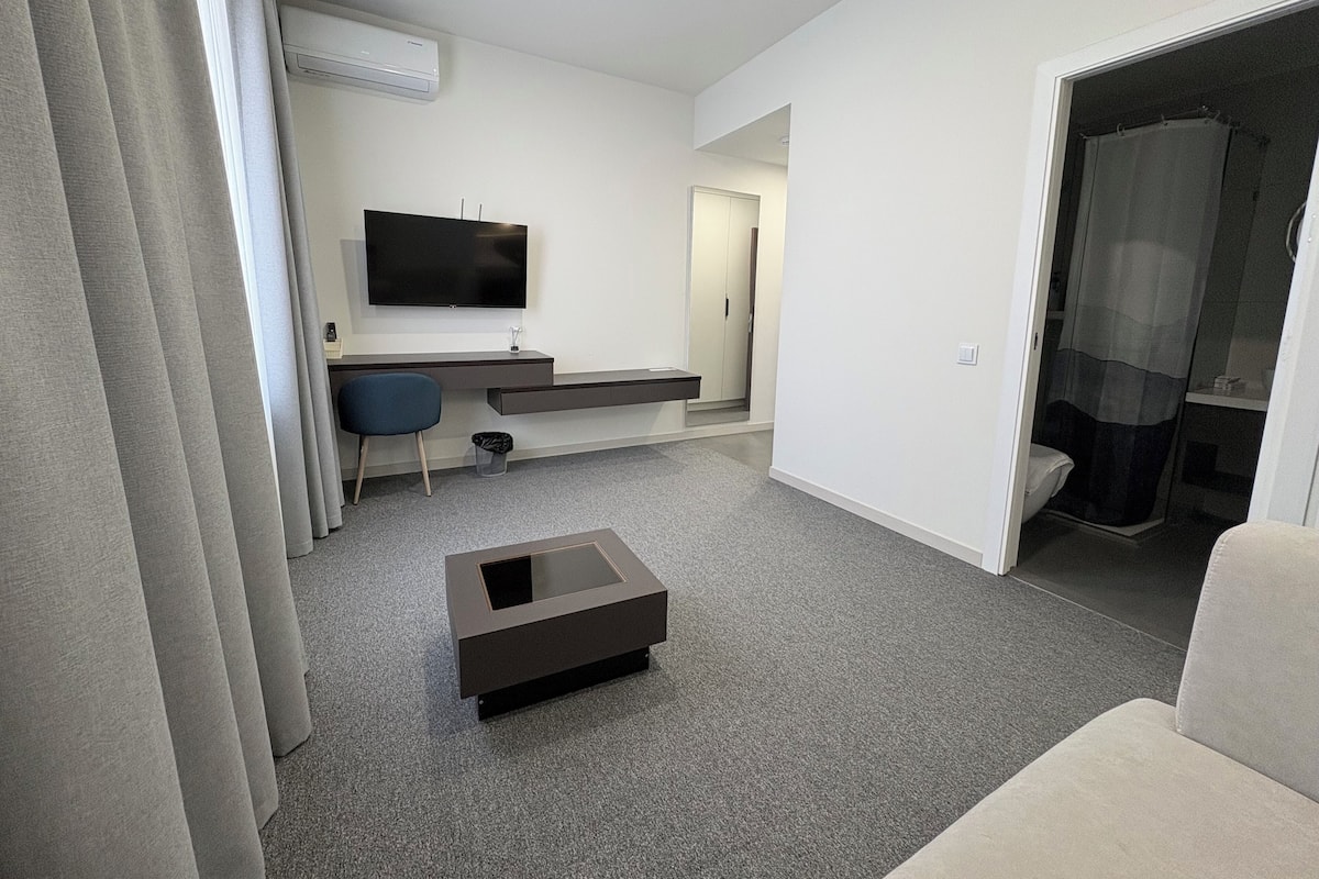 Suite | Living area