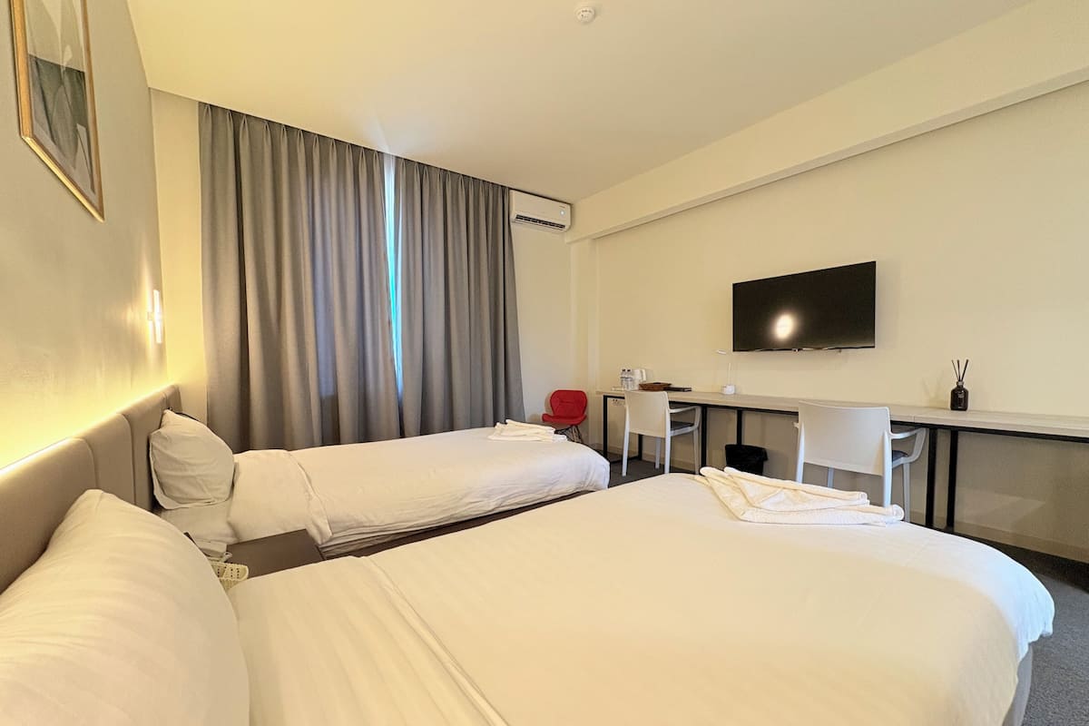 Twin Room | Free WiFi
