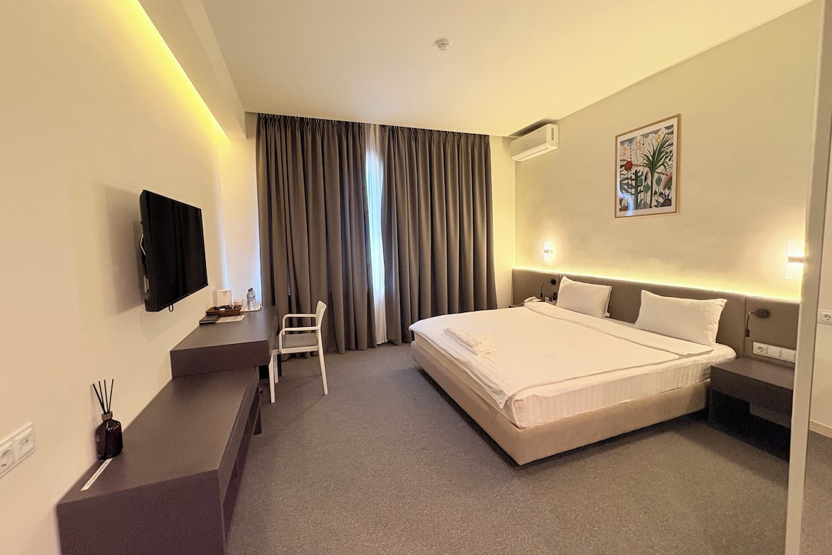 Standard Double Room | Free WiFi