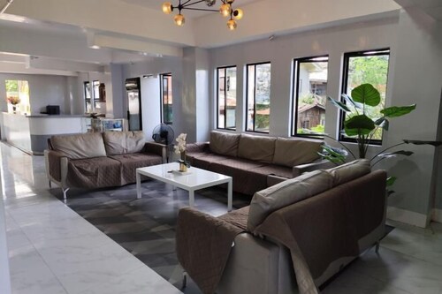 RedDoorz @ Pilgrims Hotel