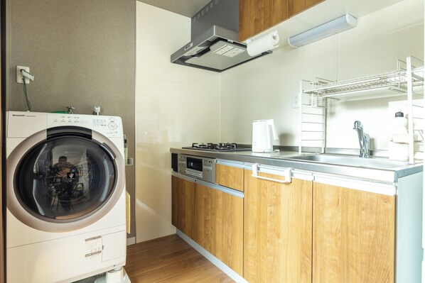 Fridge, microwave, stovetop, electric kettle