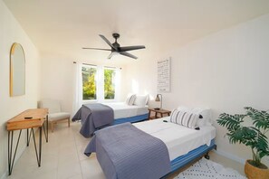 4 bedrooms, iron/ironing board, WiFi, bed sheets