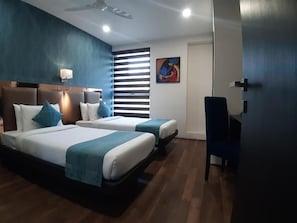 In-room safe, soundproofing, iron/ironing board, free WiFi