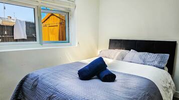 3 bedrooms, iron/ironing board, Internet, bed sheets