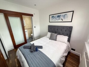 4 bedrooms, Internet, bed sheets