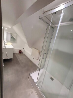 تجهيزات دش، مجففات شعر، مناشف