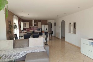 Living area - Villa pool and pool house Béziers (Béziers)