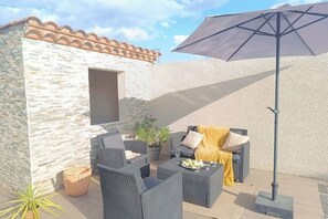 Terrace/patio - Villa pool and pool house Béziers (Béziers)