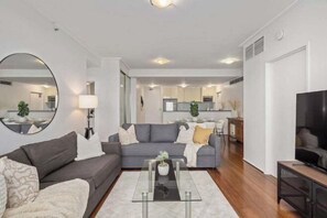 Room - Darling Harbour 2BR Retreat with Spacious Balcony (Sydney)