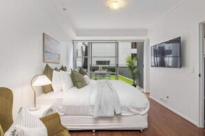 Room - Darling Harbour 2BR Retreat with Spacious Balcony (Sydney)